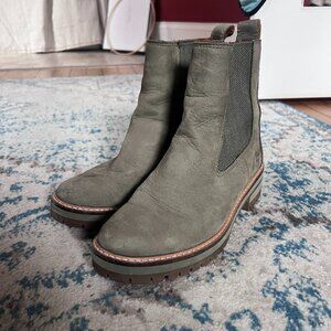 Timberland Green Leather Chelsea Boots Lug Sole Women’s Size 9